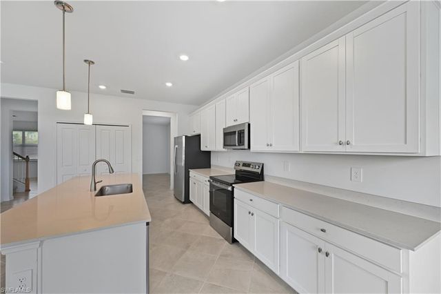 18851 River Burst CT, North Fort Myers, FL 33917