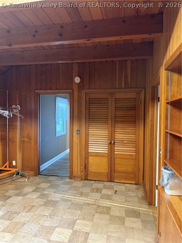 225 Smarr Court, Madison, WV 25130