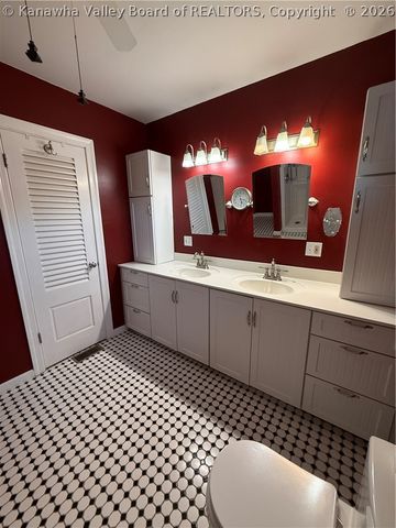 225 Smarr Court, Madison, WV 25130