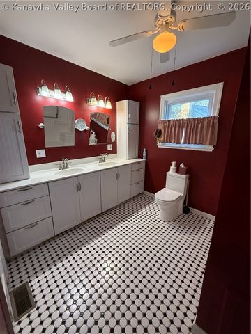 225 Smarr Court, Madison, WV 25130