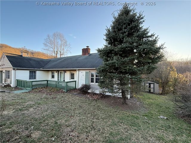 225 Smarr Court, Madison, WV 25130