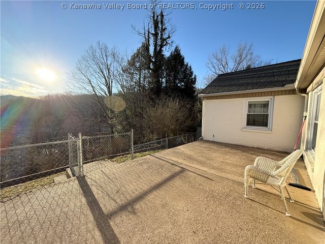 225 Smarr Court, Madison, WV 25130