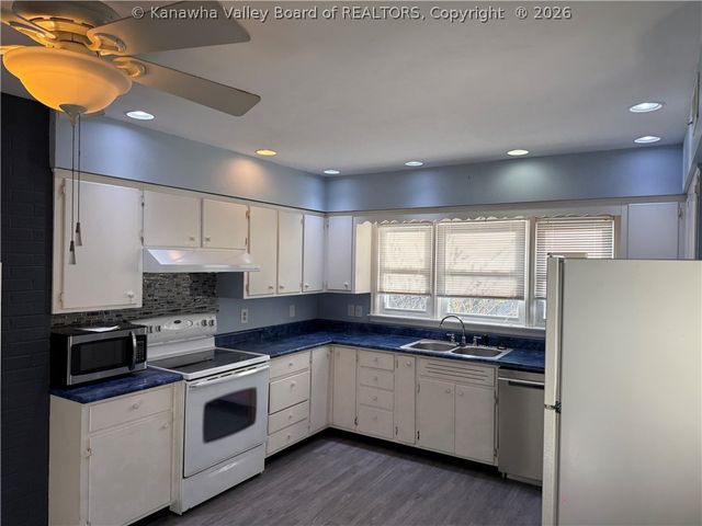 225 Smarr Court, Madison, WV 25130