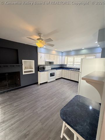 225 Smarr Court, Madison, WV 25130