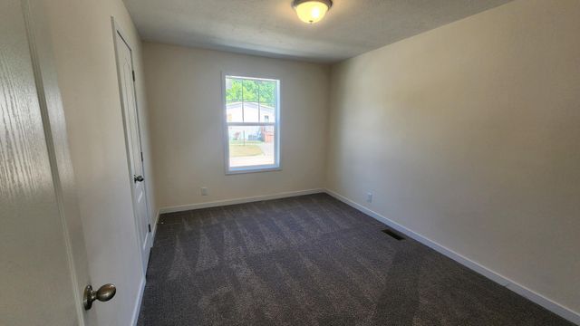 1176 Maple Leaf Court, Charlotte, MI 48813