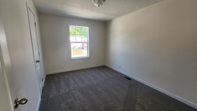 1176 Maple Leaf Court, Charlotte, MI 48813