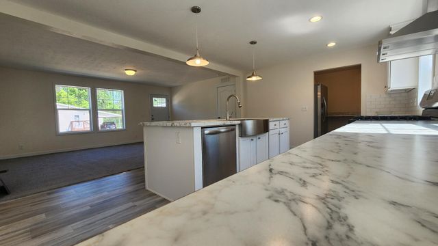 1176 Maple Leaf Court, Charlotte, MI 48813