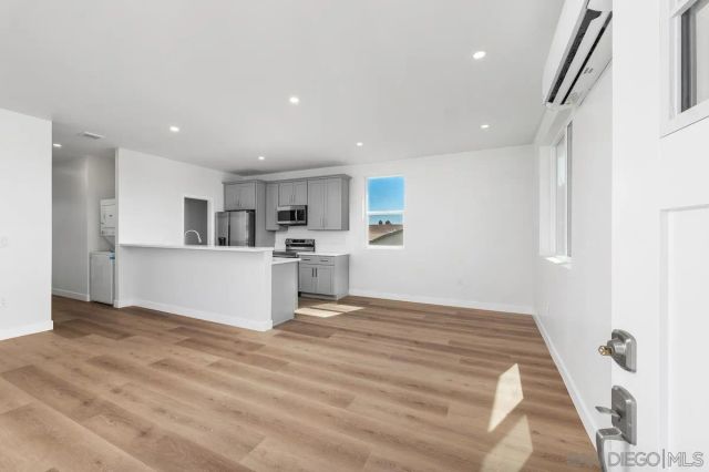 10349 Lipscomb Dr, San Diego, CA 92126
