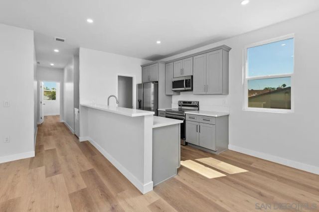 10349 Lipscomb Dr, San Diego, CA 92126
