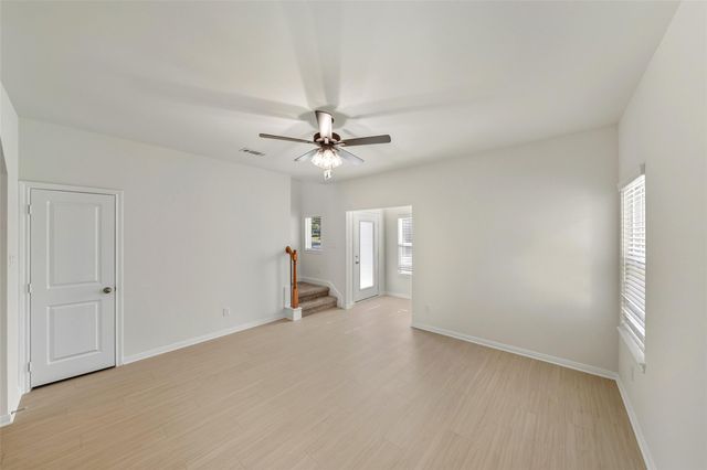 716 W Dallas Street, Conroe, TX 77301