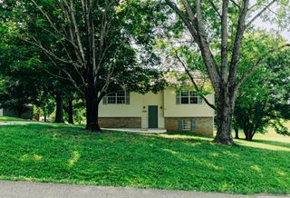 2376 Candyland Dr, Cookeville, TN 38506
