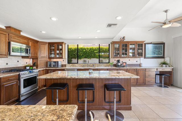 46450 Manitou Drive, Indian Wells, CA 92210