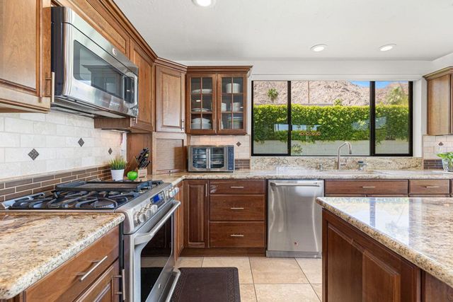 46450 Manitou Drive, Indian Wells, CA 92210