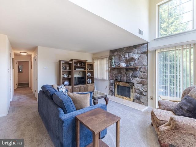 348 GREEN MEADOW LN, Horsham, PA 19044