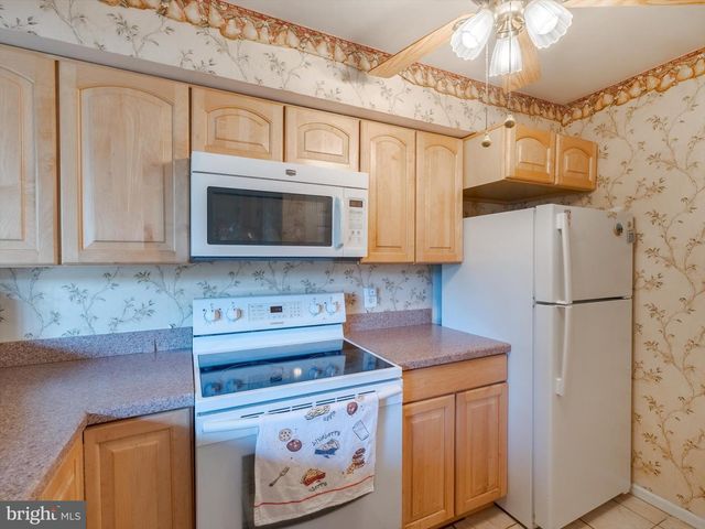 348 GREEN MEADOW LN, Horsham, PA 19044