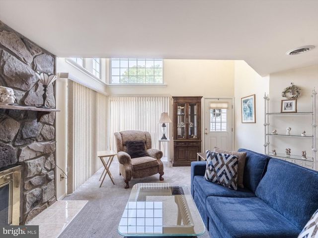 348 GREEN MEADOW LN, Horsham, PA 19044