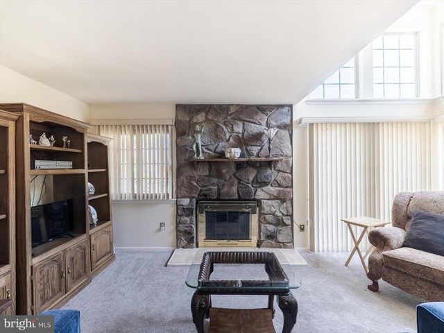 348 GREEN MEADOW LN, Horsham, PA 19044