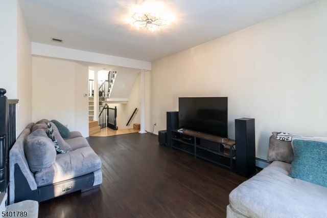 32 Heritage Way, Rockaway Twp., NJ 07866