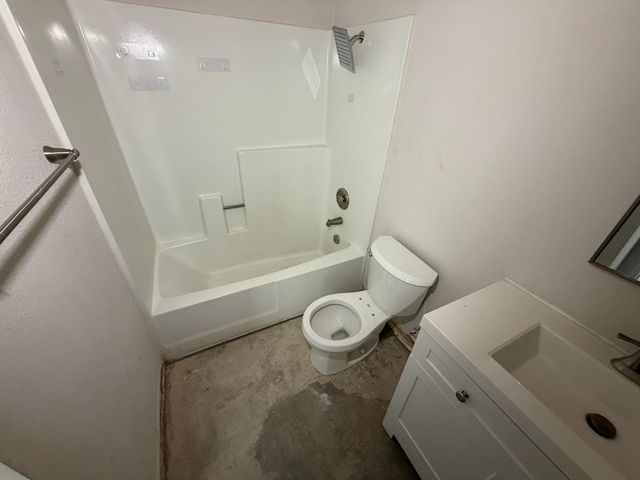 2043 Las Coches Way, Sacramento, CA 95833