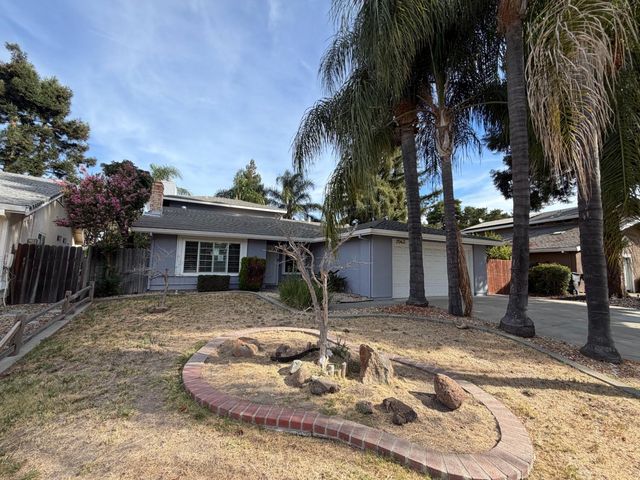 2043 Las Coches Way, Sacramento, CA 95833