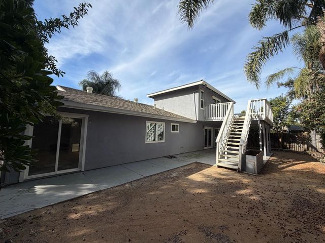 2043 Las Coches Way, Sacramento, CA 95833