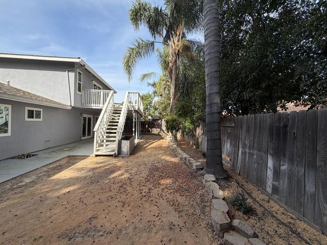 2043 Las Coches Way, Sacramento, CA 95833