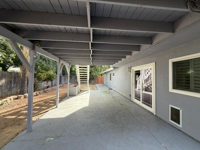 2043 Las Coches Way, Sacramento, CA 95833