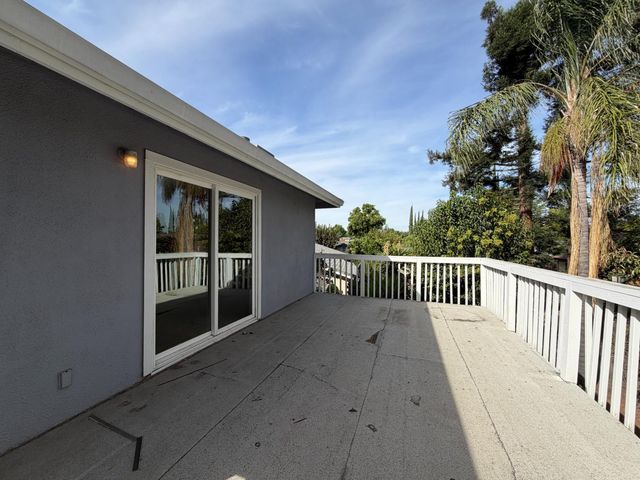 2043 Las Coches Way, Sacramento, CA 95833