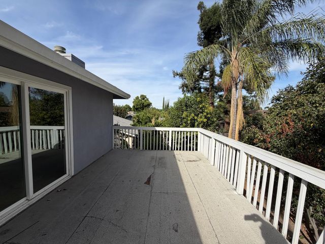 2043 Las Coches Way, Sacramento, CA 95833