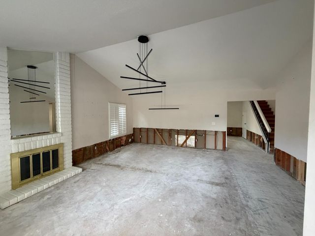 2043 Las Coches Way, Sacramento, CA 95833