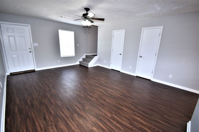 765 Robb Ave Apt 13, Clarksville, TN 37040