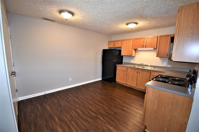 765 Robb Ave Apt 13, Clarksville, TN 37040