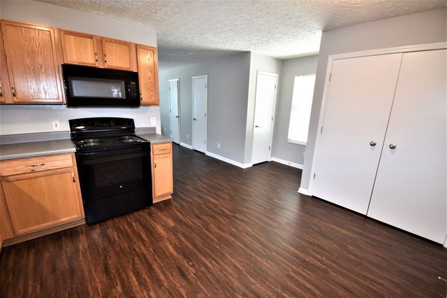 765 Robb Ave Apt 13, Clarksville, TN 37040