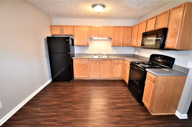 765 Robb Ave Apt 13, Clarksville, TN 37040