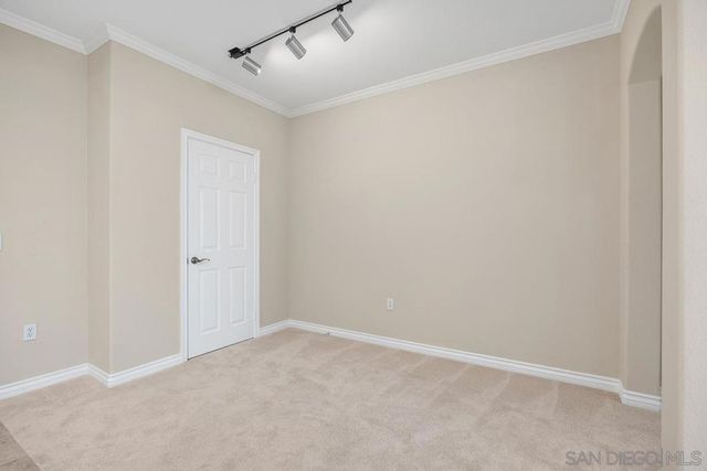 4165 Executive F304, La Jolla, CA 92037