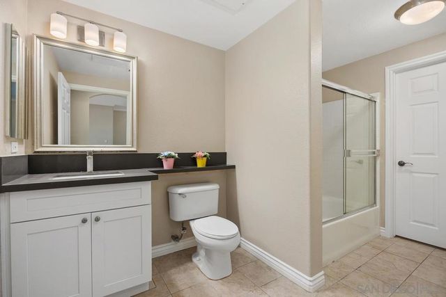 4165 Executive F304, La Jolla, CA 92037