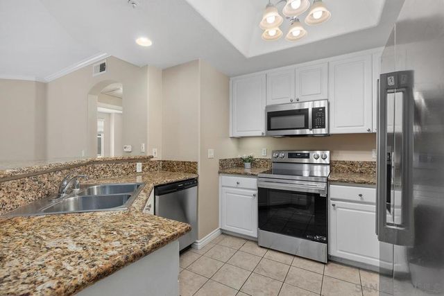 4165 Executive F304, La Jolla, CA 92037