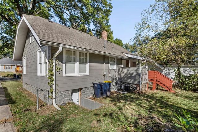 2407 E 69th Terrace, Kansas City, MO 64132