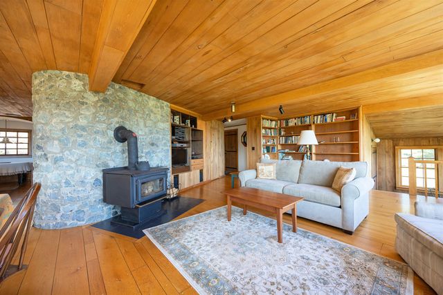 57 Darling Lane, Barnet, VT 05821