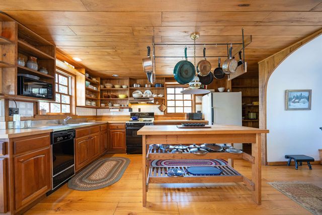 57 Darling Lane, Barnet, VT 05821