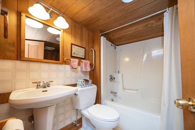 57 Darling Lane, Barnet, VT 05821