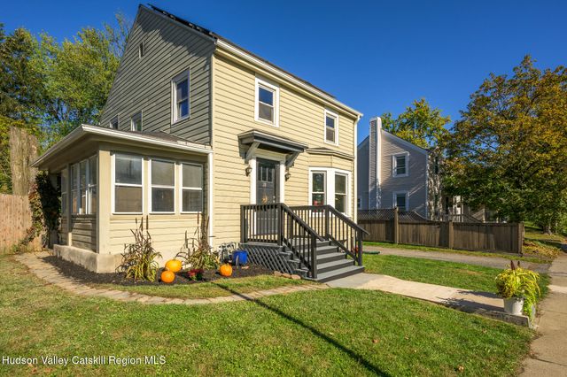 28 Janis Street, Hudson, NY 12534