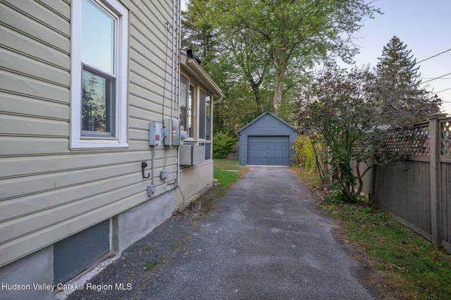 28 Janis Street, Hudson, NY 12534