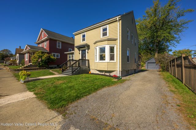 28 Janis Street, Hudson, NY 12534