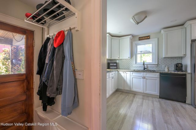 28 Janis Street, Hudson, NY 12534