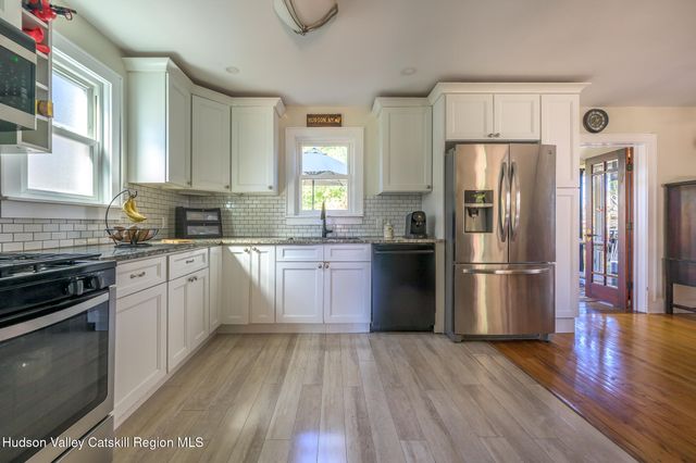 28 Janis Street, Hudson, NY 12534