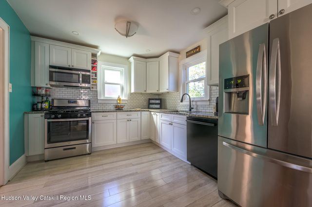 28 Janis Street, Hudson, NY 12534