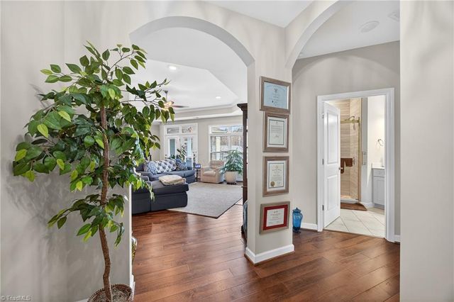 2415 Albemarle Court, Winston-salem, NC 27106