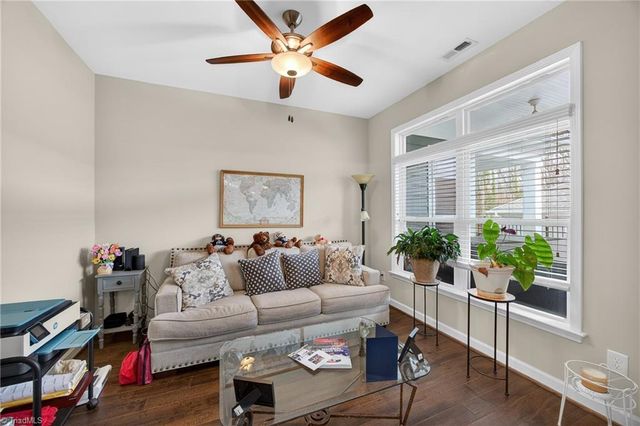 2415 Albemarle Court, Winston-salem, NC 27106