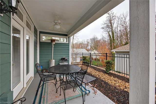 2415 Albemarle Court, Winston-salem, NC 27106